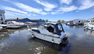 Invader 2200 - Bobby Elaine  - 4 Berth Inland cruiser with offshore capabilities 