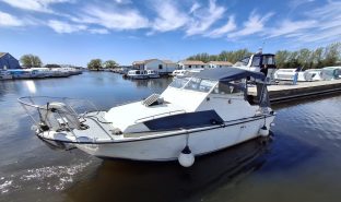 Invader 2200 - Bobby Elaine  - 4 Berth Inland cruiser with offshore capabilities 