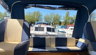 Seamaster 820 - PURDY - 4 Berth Inland cruiser