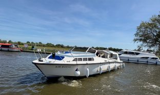 Haines Built Aquafibre Pearl 38 - Kir Royal - 4 Berth Inland cruiser 