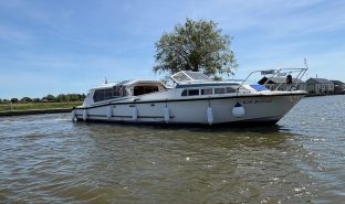 Haines Built Aquafibre Pearl 38 - Kir Royal - 4 Berth Inland cruiser 