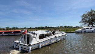 Haines Built Aquafibre Pearl 38 - Kir Royal - 4 Berth Inland cruiser 