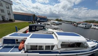 Connoisseur 42 - Fairway 1 - 8 Berth Boat
