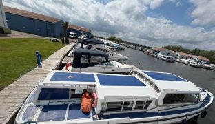 Connoisseur 42 - Fairway 1 - 8 Berth Boat
