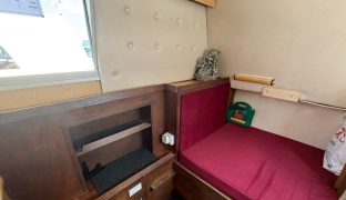 Connoisseur 42 - Fairway 1 - 8 Berth Boat