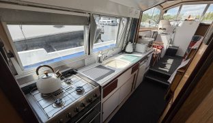 Connoisseur 42 - Fairway 1 - 8 Berth Boat
