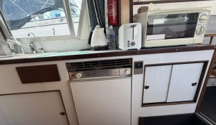 Connoisseur 42 - Fairway 1 - 8 Berth Boat
