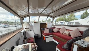 Connoisseur 42 - Fairway 1 - 8 Berth Boat