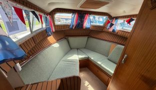 Broom 30 - Rainbow Days  - 6 Berth Inland cruiser 
