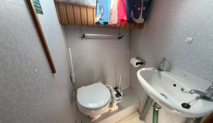 Broom 30 - Rainbow Days  - 6 Berth Inland cruiser 