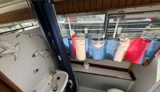 Broom 30 - Rainbow Days  - 6 Berth Inland cruiser 