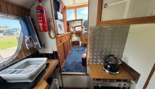 Broom 30 - Rainbow Days  - 6 Berth Inland cruiser 