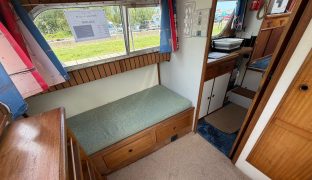 Broom 30 - Rainbow Days  - 6 Berth Inland cruiser 