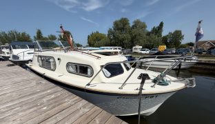 Freeman 23 - CHRISALIZ - 4 Berth Classic Inland Cruiser