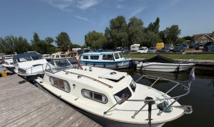 Freeman 23 - CHRISALIZ - 4 Berth Classic Inland Cruiser