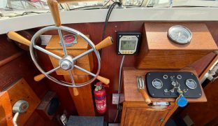 Freeman 23 - CHRISALIZ - 4 Berth Classic Inland Cruiser