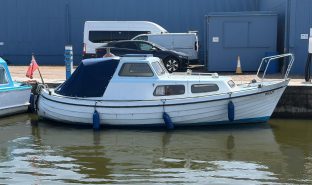Monark Crescent 690 - Buen Camino  -  Seaworthy motor-sailer and inland cruiser 