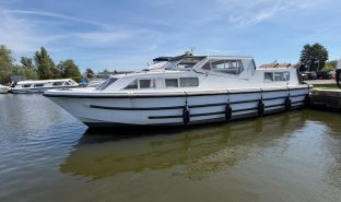 Aquafibre 35 CC - Charmed Life - 6 Berth Boat