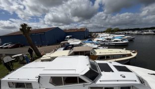 Aquafibre 37 CC - Charmed Life - 6 Berth Boat