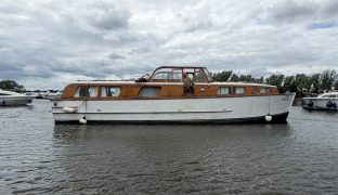 Broom Commander - Perrapin - 5 Berth Classic wooden river cruiser