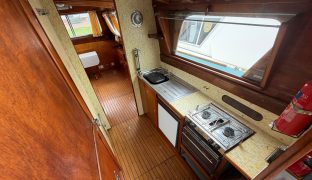 Broom Commander - Perrapin - 5 Berth Classic wooden river cruiser