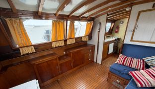 Broom Commander - Perrapin - 5 Berth Classic wooden river cruiser