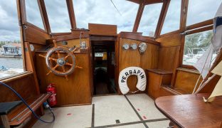Broom Commander - Perrapin - 5 Berth Classic wooden river cruiser
