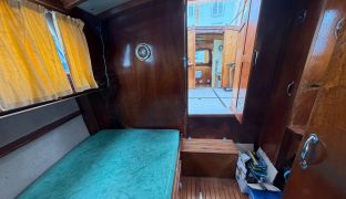 Broom Commander - Perrapin - 5 Berth Classic wooden river cruiser