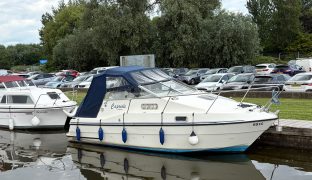 Falcon Capriole 24 - ANNIE - 2 Berth Inland cruiser 