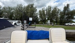 Shetland 4+2 - NAUTI GIRL - 5 Berth Inland river cruiser 