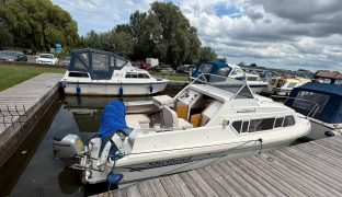 Shetland 4+2 - NAUTI GIRL - 5 Berth Inland river cruiser 