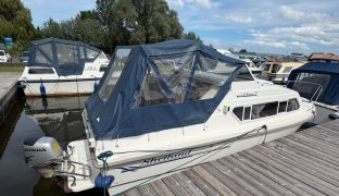 Shetland 4+2 - NAUTI GIRL - 5 Berth Inland river cruiser 