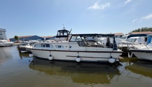 RLM 32 - ANIELA DAWN - 5 Berth Inland cruiser with offshore capabilities 