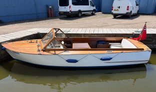Elanco 19 - Skippy - Classic inland wooden river cruiser