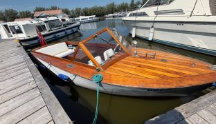 Elanco 19 - Skippy - Classic inland wooden river cruiser