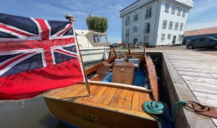 Elanco 19 - Skippy - Classic inland wooden river cruiser
