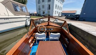 Elanco 19 - Skippy - Classic inland wooden river cruiser