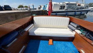 Elanco 19 - Skippy - Classic inland wooden river cruiser