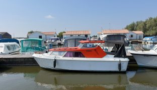 Malclan 22 - Better together - 4 Berth Inland cruiser 