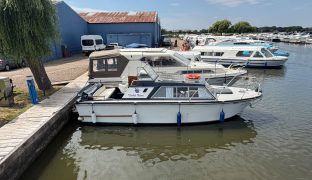Birchwood 25 - Violet Rose - 4 Berth Inland cruiser 