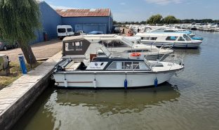 Birchwood 25 - Violet Rose - 4 Berth Inland cruiser 