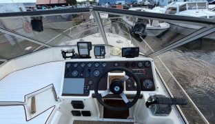 Fairline 32 - Phantom Flight - 6 Berth Inland cruiser with offshore capabilities 
