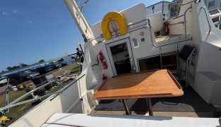 Fairline 32 - Phantom Flight - 6 Berth Inland cruiser with offshore capabilities 