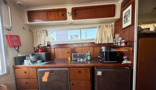 Fairline 32 - Phantom Flight - 6 Berth Inland cruiser with offshore capabilities 