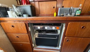 Fairline 32 - Phantom Flight - 6 Berth Inland cruiser with offshore capabilities 