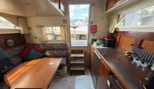 Fairline 32 - Phantom Flight - 6 Berth Inland cruiser with offshore capabilities 