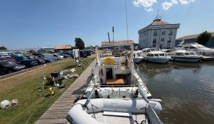 Fairline 32 - Phantom Flight - 6 Berth Inland cruiser with offshore capabilities 