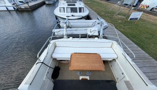 Fairline 32 - Phantom Flight - 6 Berth Inland cruiser with offshore capabilities 