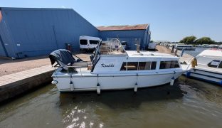 Lytton Discovery 850 - Kontiki - 3 Berth Inland cruiser