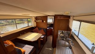 Lytton Discovery 850 - Kontiki - 3 Berth Inland cruiser